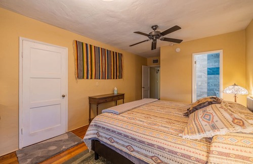 Blenman-Elm House | Pool AC Near UofA and hospital. Quiet, historical neighborhood. Upgraded