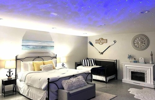North Clairemont House | San Diego “Idyllic Beautiful House” w/Heated Pool