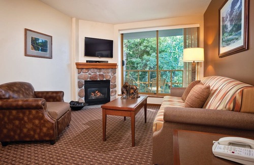 Whistler Village Condo | Whistler Village Cascade Lodge Resort, Walk or Shuttle to lifts Year round Pool!