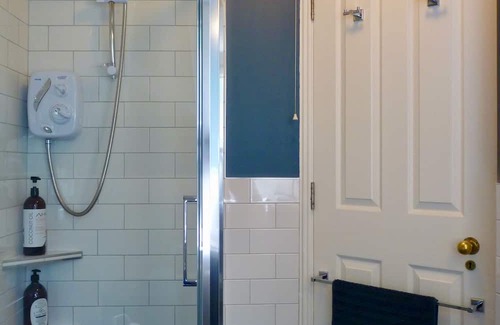 Kinsale House | Stylish Kinsale Townhouse with Harbour Views