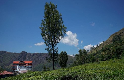 Munnar Resort | Memorable Stay Views/Attukad Waterfalls/Hydel Park