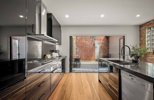 Prahran Apartment | Unbeatable Location Famous Chapel St Family Home