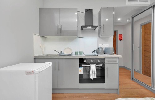 Clementswood Apartment | Ilford - East London Apartment - Greater London