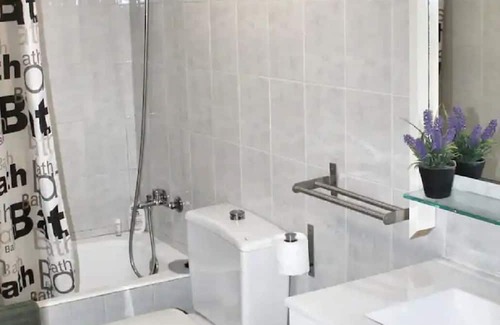 Tarragona Apartment | Italia -Triple Room with Private Bathroo
