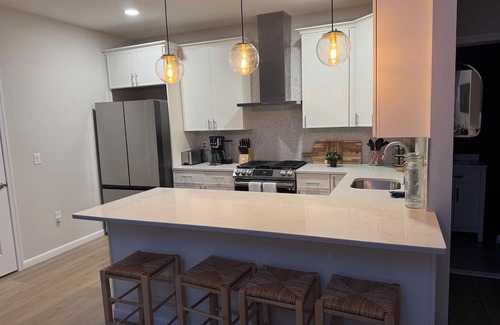 Communipaw Condo | NEW Luxe 3BR Rooftop minutes to Manhattan and EWR airport