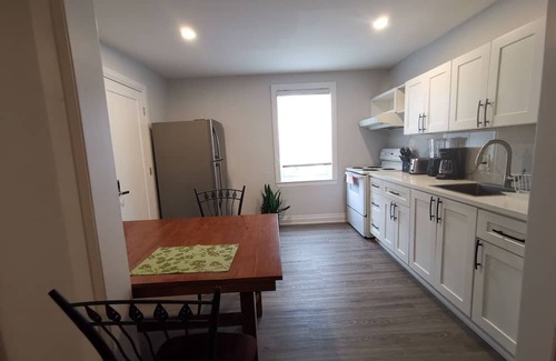 Vanier North Apartment | Downtown apartment