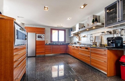 Ospedaletti Villa | Villa in Ospedaletti with 8 bedrooms sleeps 20