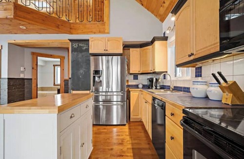 Nominingue Ski Chalet | Autumn retreat for couples