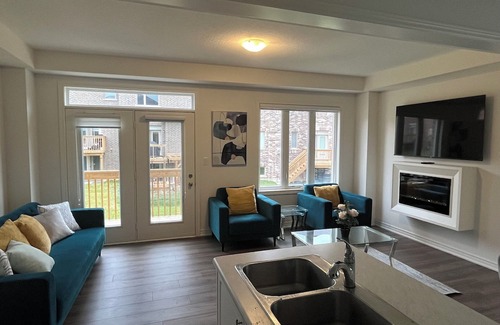 Watertown Apartment | Stunning, BRAND NEW 4BDR Home in Waterdown