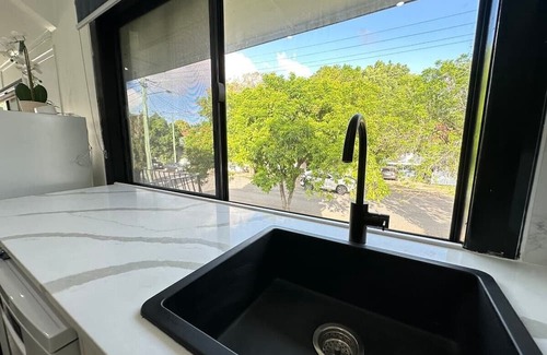 East Brisbane House | KozyGuru | East Brisbane | 3 Bedroom APT