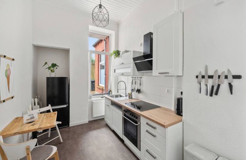 Russee - Hammer Apartment | Zentral, Frisch Saniert 24 h Check-in!