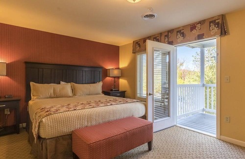 Hancock Resort | Luxury one bedroom unit with full amenities