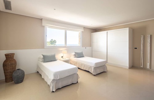 Pueblo Mascarat Villa | Dazzling Costa Blanca Villa | Villa Svenkin | Stunning Beachfront Villa | 4 Bedrooms | Private Swimming Pool and Sun Loungers | Portable BBQ | Private Furnished Terrace | Solarium with Sea Views | Altea