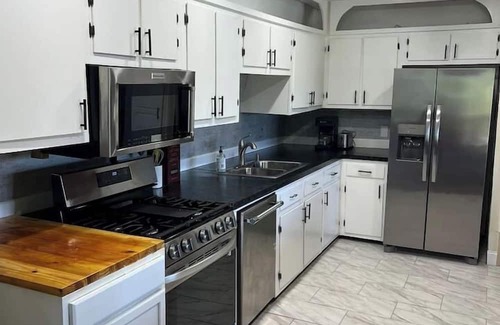 Rumney House | Mountain View Escape w/Hot Tub