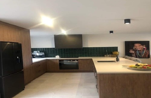 Stoke House | Heven on a Hill