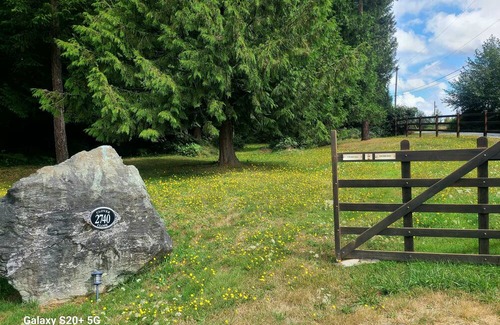 Regional District of Nanaimo RV Rental | Windrush Country Estate nRV Site 1 nNo services - self contained