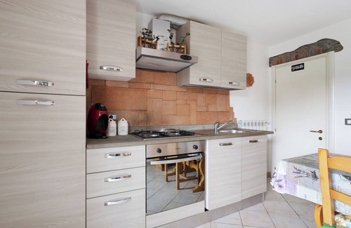 Beverino Apartment | Apartment 'La Casa Sulla Collina' with Balcony, Wi-Fi and Air Conditioning