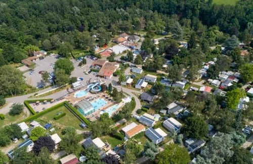 Vernioz House | Camping 4 étoiles - Piscine - efadcg