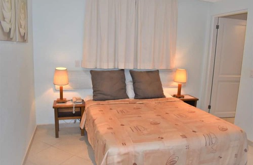 Kralendijk House | Den Laman Tarpon - 2 bedroom apartment oceanfront