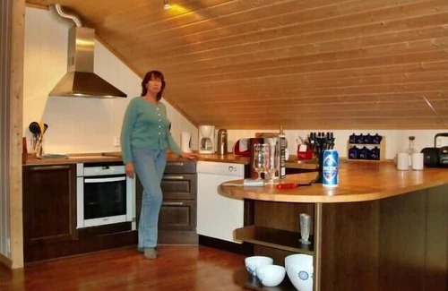 Vevelstad House | Cottage "Stokkasjøen Rorbu", 8870 Visthus, Norway - Nordland, southern North Norway, Helgeland coast, 5 persons, 2 living levels, 1 kitchen, 2 bathrooms, 3 bedrooms, Internet Wlan, directly on the water, non-smoking, 85 sqm living area etc., vaca.