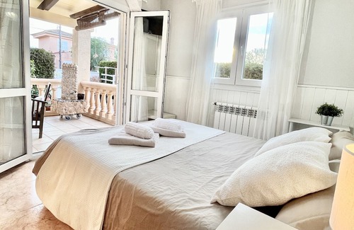 Badia Gran House | Casa Familia Mallorca en Pueblo Costero Para max 4 Viajeros y 2 Niños