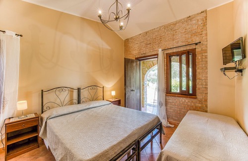 Casal Velino Villa | Local Stone Cottage With Shared Pool