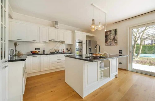 Pagnano Apartment | Villa Meadow
