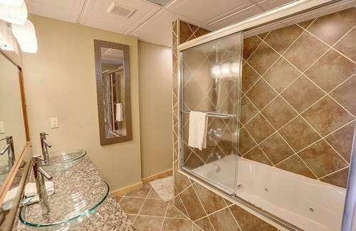 Chalet Village Cabin | Gatlinburg - Chateau LeConte - 4 Bedrooms - Sleeps 10