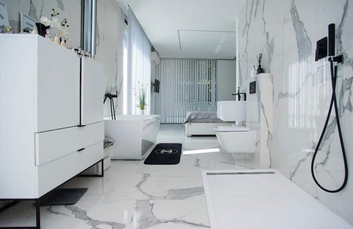 Les Serres - Vivier House | La Maison Blanche