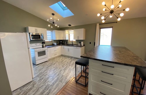 Leamington House | Quite Waterfront Home - Great for Birders, Point Pelee & Island, Hillman Marsh