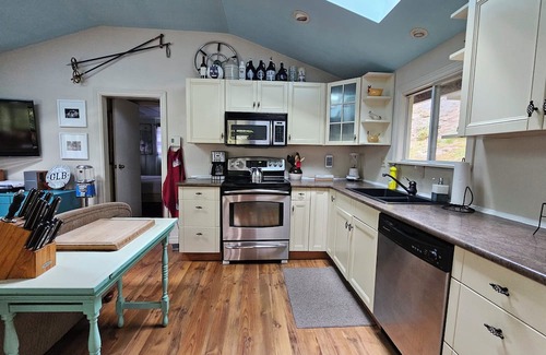 Trent Lakes Cottage | The Wilson Family Cottage - Instagram @wilsonfamilycottage rentals