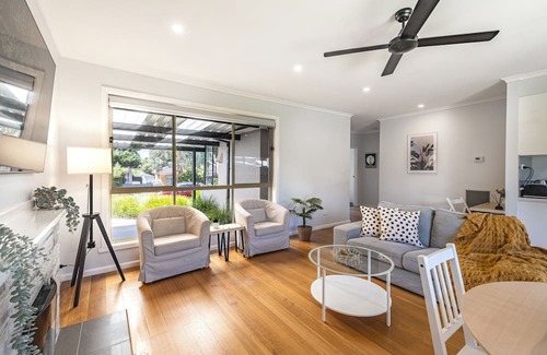 Forest Hill Villa | This villa is a 3 bedroom(s), 2 bathrooms, located in Forest Hill, VIC.