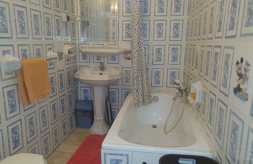 Cocody Apartment | Serviced 1 bed apartment free laundry & services