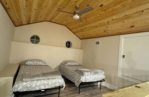 Naples Cabin | The DDD - Triple D Duplex Fishing Lodge