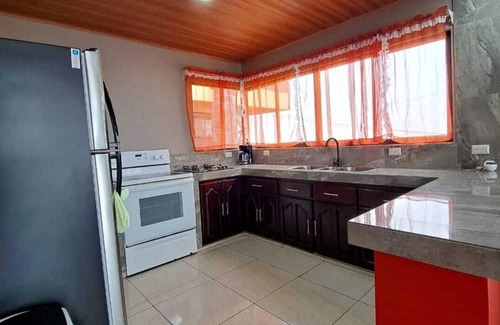 Vieja House | Casa Cómoda con Vistas Hermosas, Lugar Tranquilo y Seguro