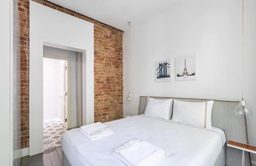 Pera Apartment | Welcome to our cool new stylish 2-bedroom, 2-bathroom home nestled in the vibrant heart of Şişhane