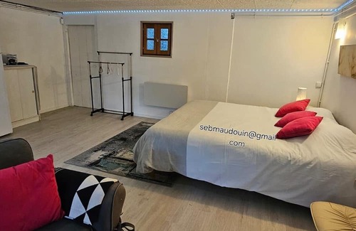 Josse Apartment | Appartement 1 ch Avec Piscine en rez de Jardin