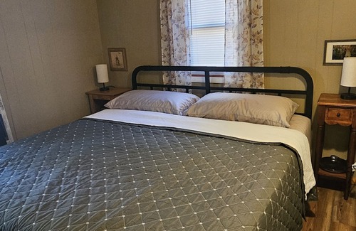 Elcho Cottage | Cozy waterfront cottage on Lower Post Lake. Family- friendly.