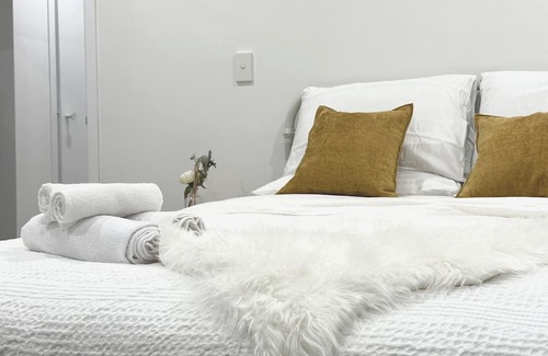 Campbells Bay House | Modern & Private CastorBay Retreat - 3 Bedrooms