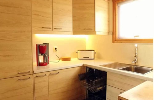 Tived Apartment | Holiday home by the lake