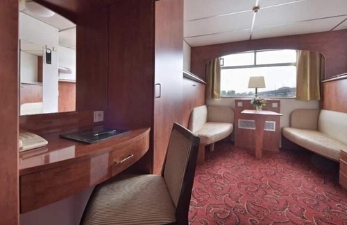 Golzheim Boat Rental | MS REMBRANDT VAN RIJN