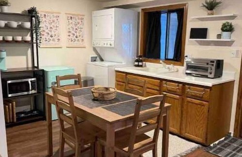 Fairview House | Lakeside Living - Hot Tub, dock, and kayaks!