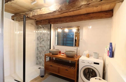 Saint-Martin-Valmeroux Cottage | Gite Saint-Martin-Valmeroux, 3 bedrooms, 8 persons