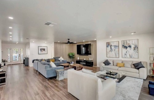 Avant House | Fun & cozy North Scottsdale home with a stunning backyard oasis