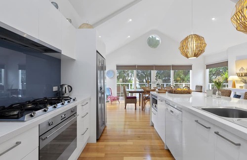 Sorrento House | Settlers Cove Cottage