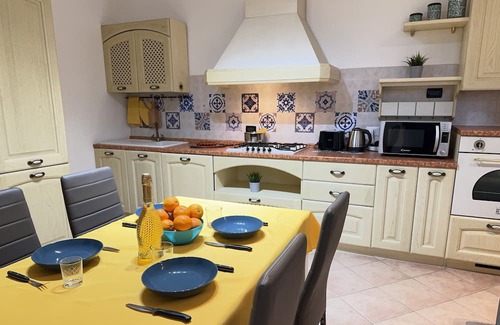 Cormano Apartment | [20 Mins from Milan Central Station] Free Parking