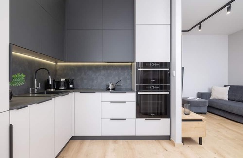 Pradnik Czerwony Apartment | Bright Apartment Kraków by Renters