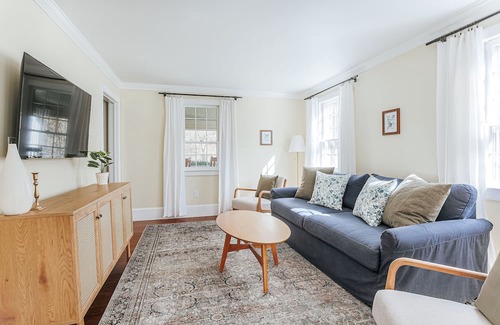Rockbridge Baths House | Hays Creek Cottage- Waterfront Home Near Mountains
