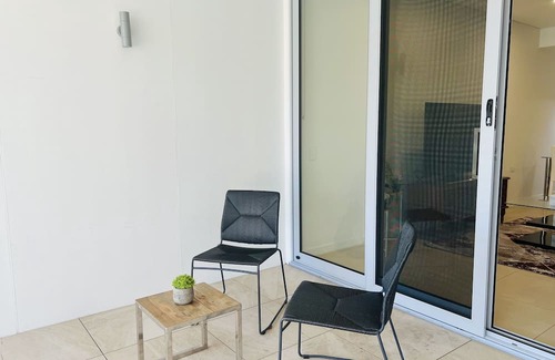 Strathfield Apartment | Sydney One Bedroom Apartment Close to Train st. Free Parking