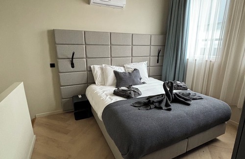 Ronse Hotel | Mezza Notte